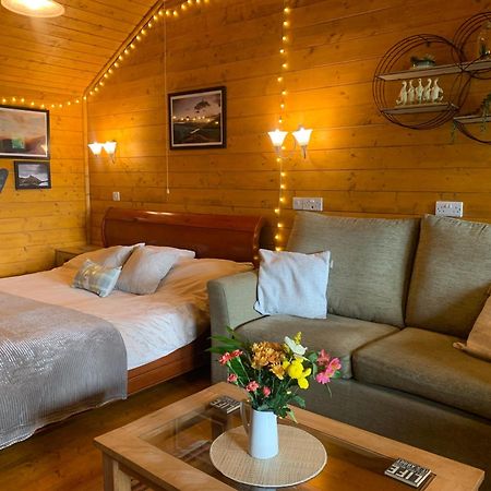 Cherry Cabin - Little Log Cabin In Wales Bettws Cedewain Buitenkant foto